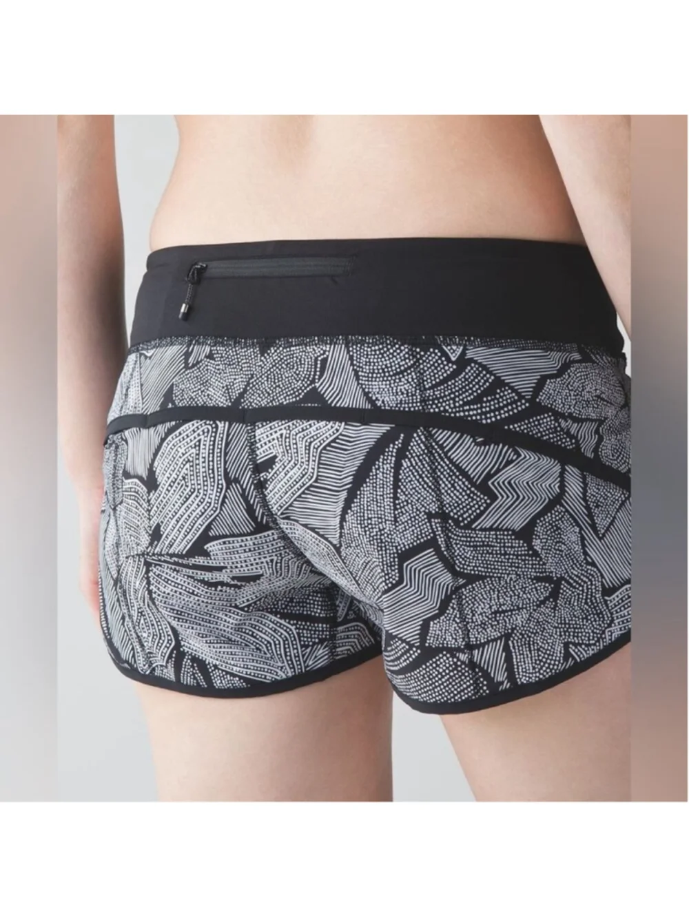 Lululemon Speed Short 2.5” Dottie Tribe White Black Size 6 Running Shorts